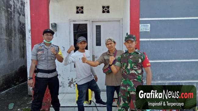 Kompak Perangkat Desa Bersama TNI POLRI Semprot Desifektan